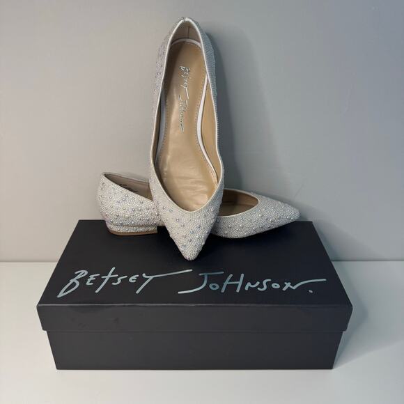 Betsey Johnson Womens White SB-Jude Pearl Beaded Ballet Flats Size 7M Wedding - Picture 1 of 10